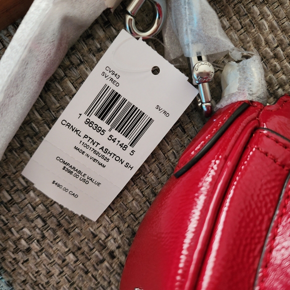 NWT Coach Ashton Crinkle Patent Leather Red Baguette Crossbody Bag CV943 - Picture 6 of 7